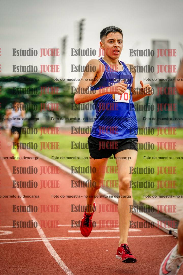 Fotos de los 800 m llanos de varones