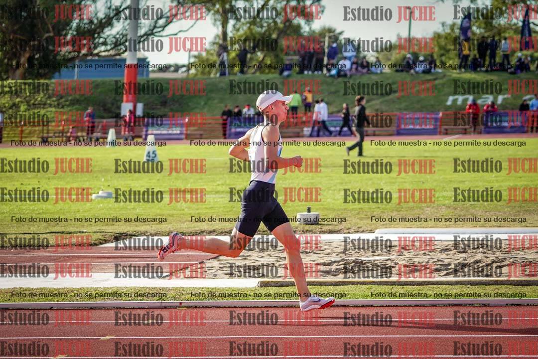 Fotos de los 3000 m con obstáculos de varones