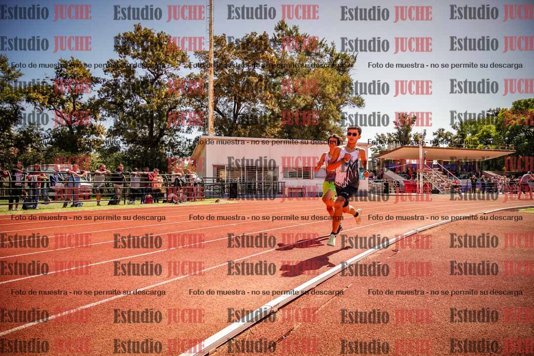 Fotos de los 600 m llanos de varones