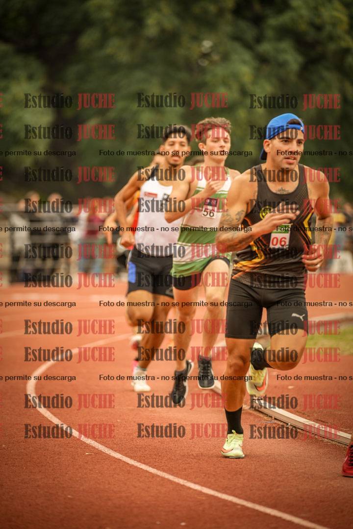 Fotos de los 800 m llanos de varones