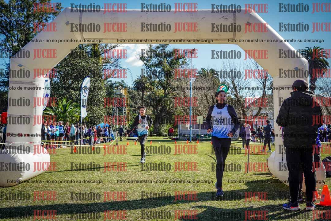Fotos de la llegada del cross de 2000 m