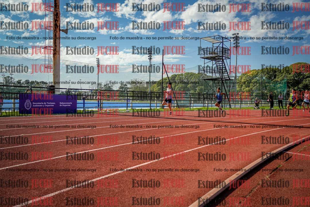 Fotos de los 200 m llanos de varones