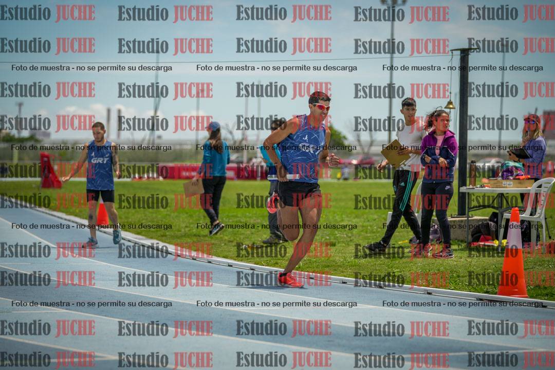 Fotos durante el transcurso de los relevos 20' para running teams - serie 2
