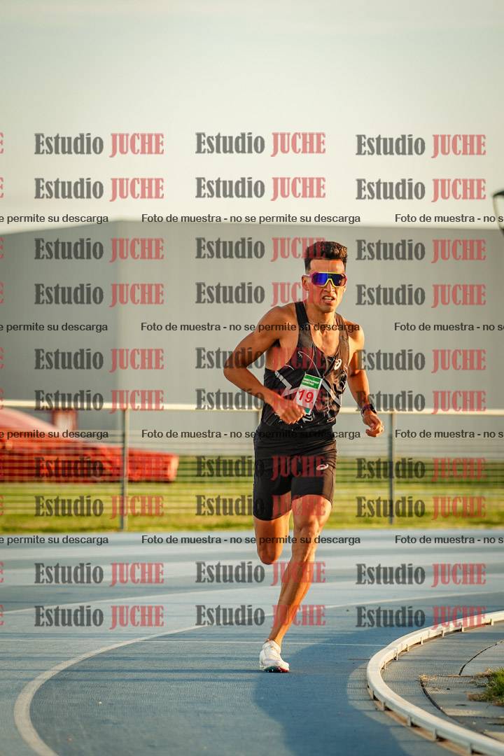 Fotos de los 3000 m llanos de varones