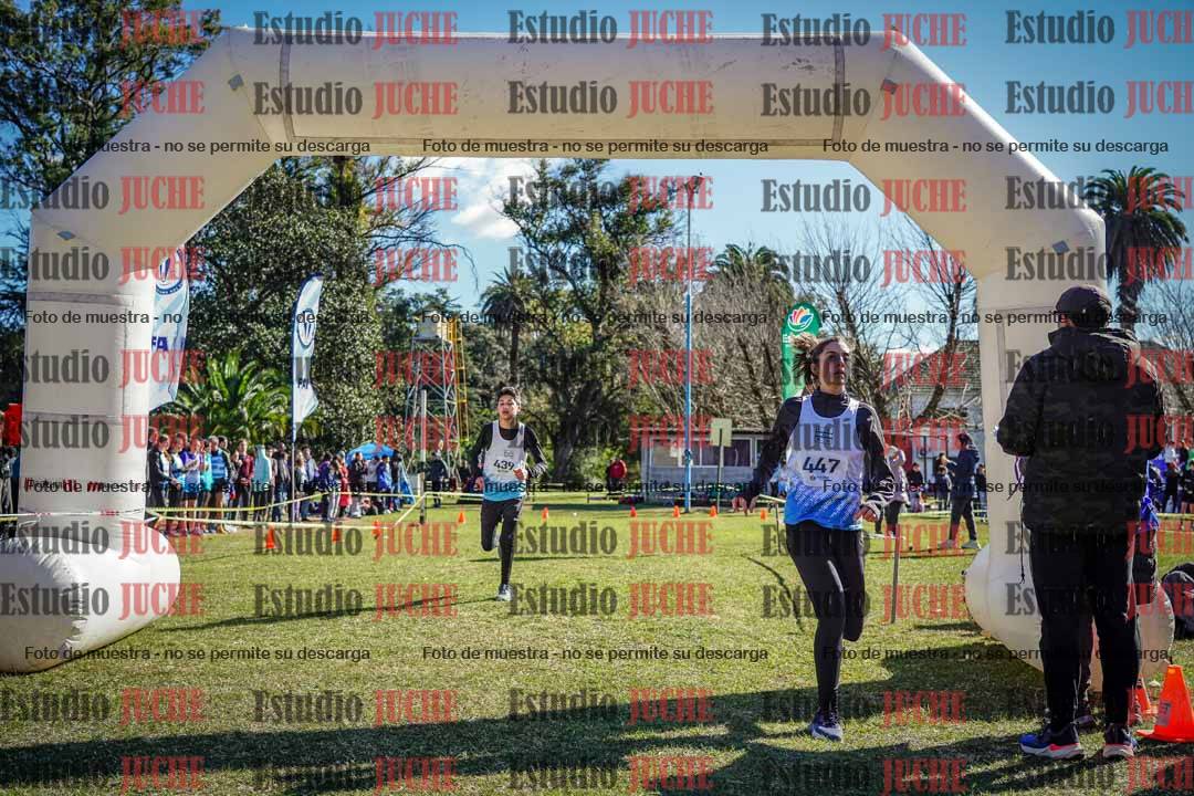 Fotos de la llegada del cross de 2000 m