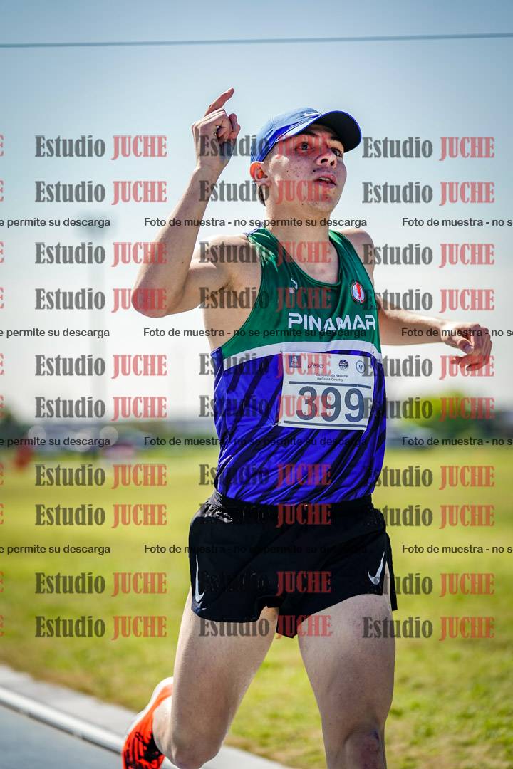 Fotos de los 2000 m con obstáculos de varones