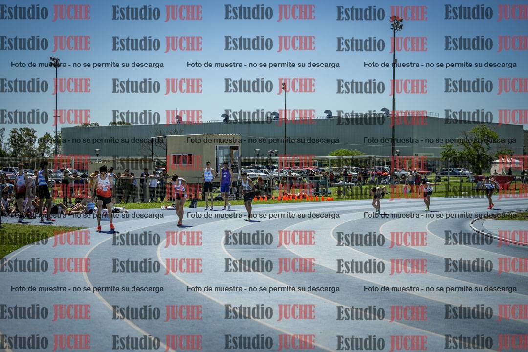 Fotos de los 800 m llanos de varones
