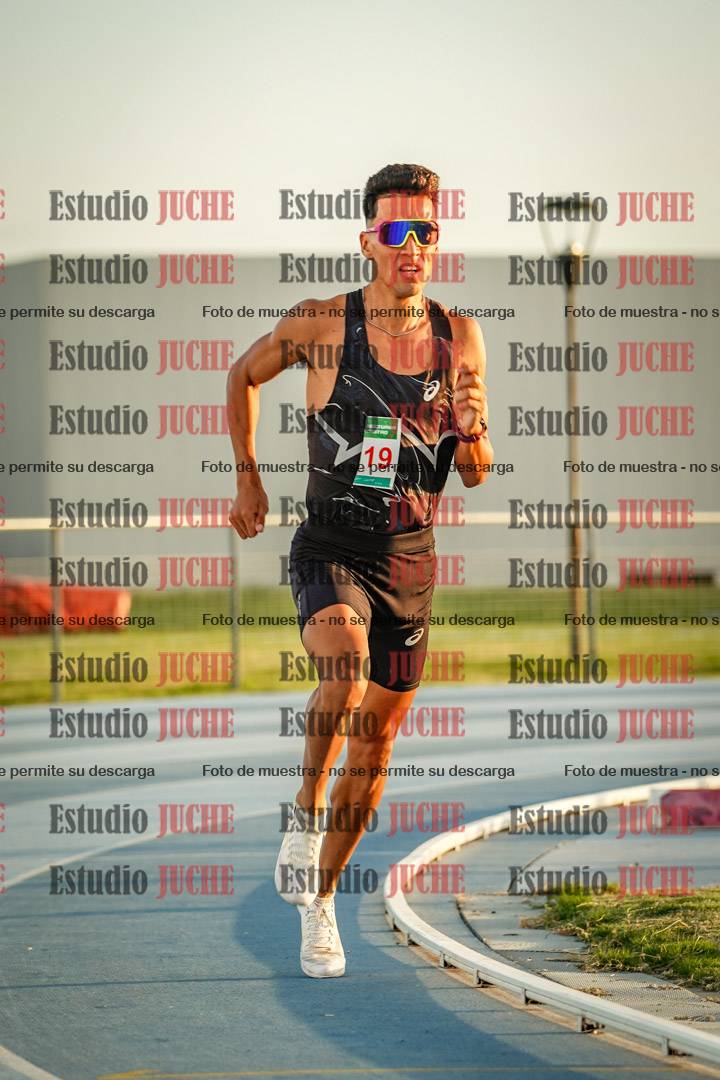 Fotos de los 3000 m llanos de varones