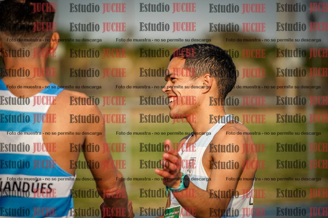 Fotos de los 3000 m llanos de varones