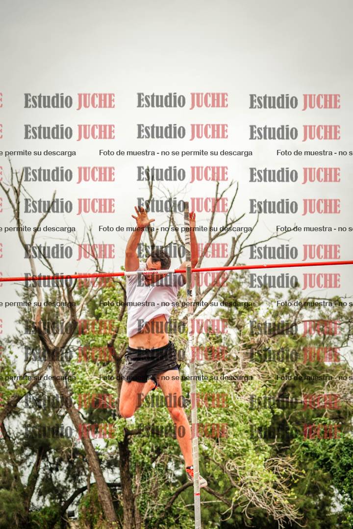 Fotos del salto con garrocha de varones - decatlón 8