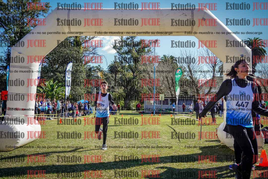 Fotos de la llegada del cross de 2000 m