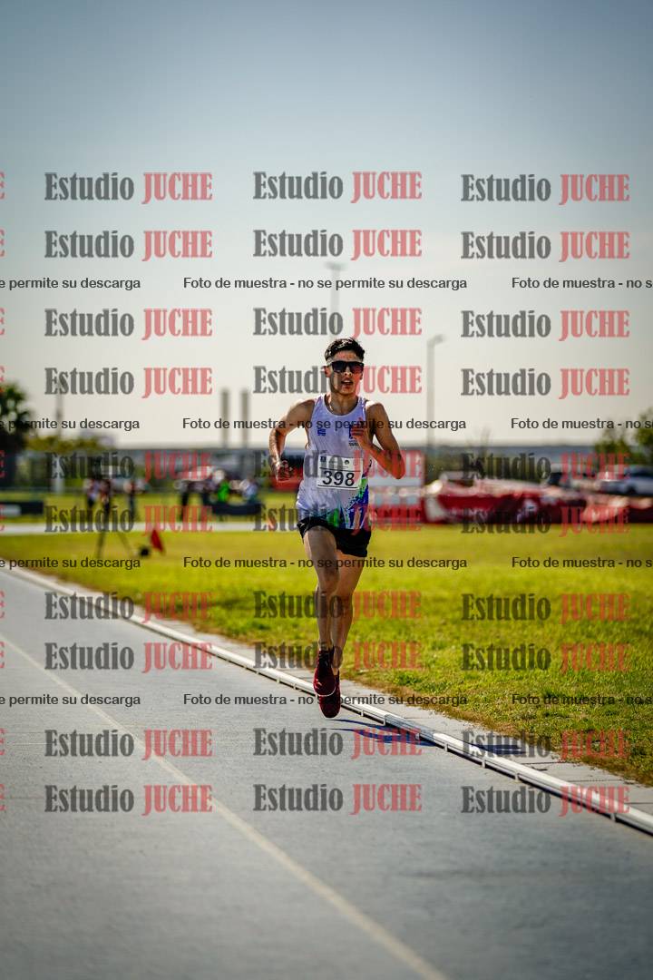 Fotos de los 2000 m con obstáculos de varones