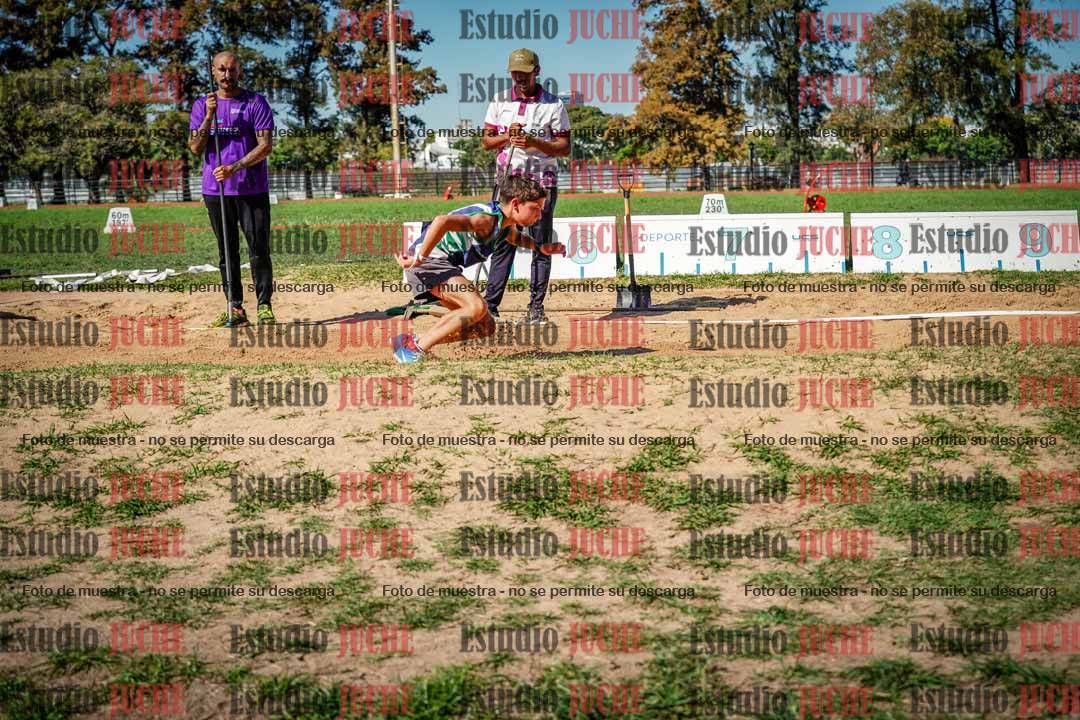Fotos del salto en largo de varones - incluye U16