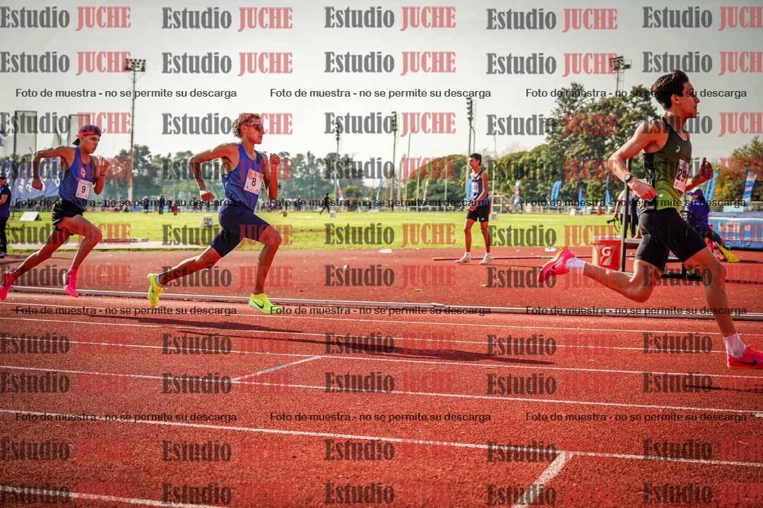 Fotos de los 800 m llanos de varones