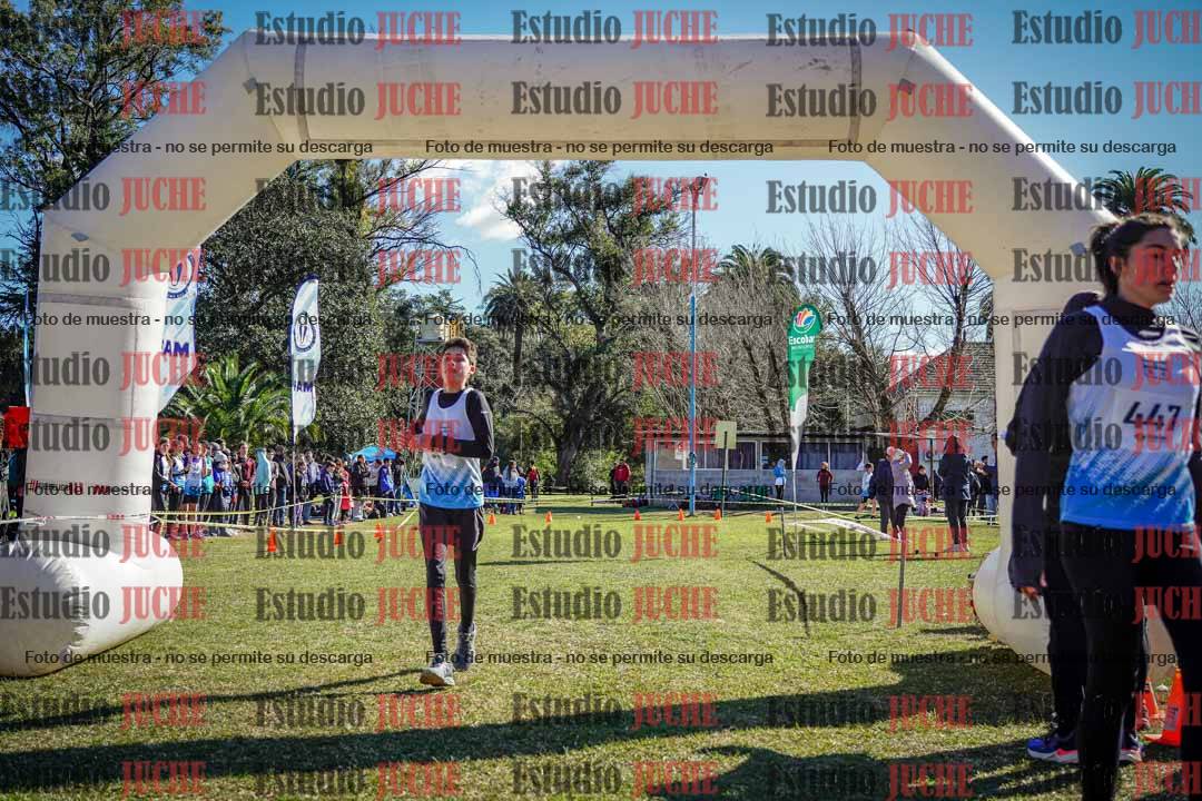 Fotos de la llegada del cross de 2000 m
