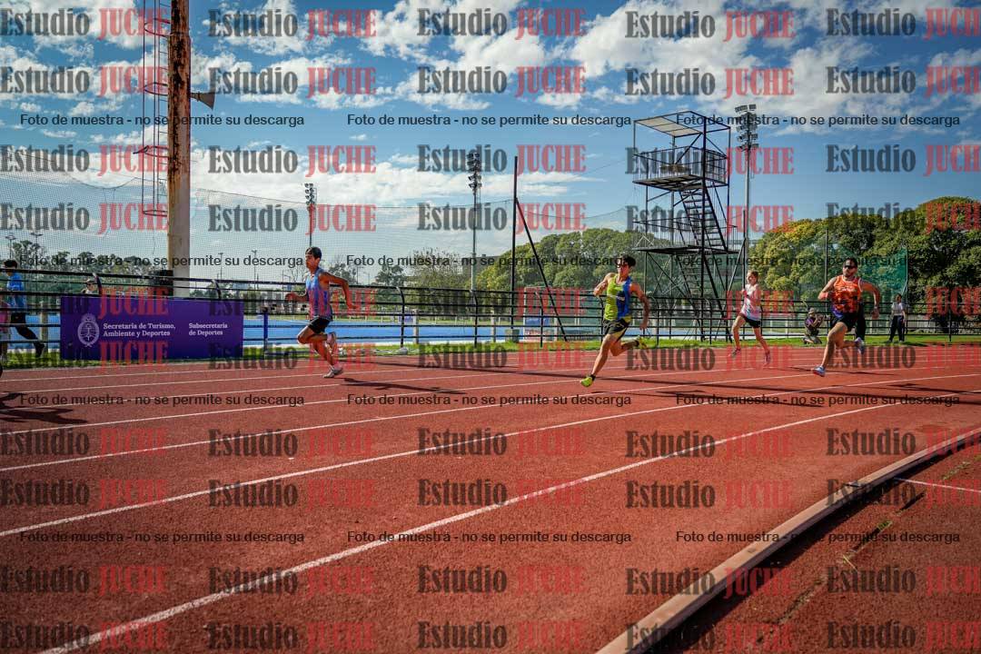 Fotos de los 200 m llanos de varones