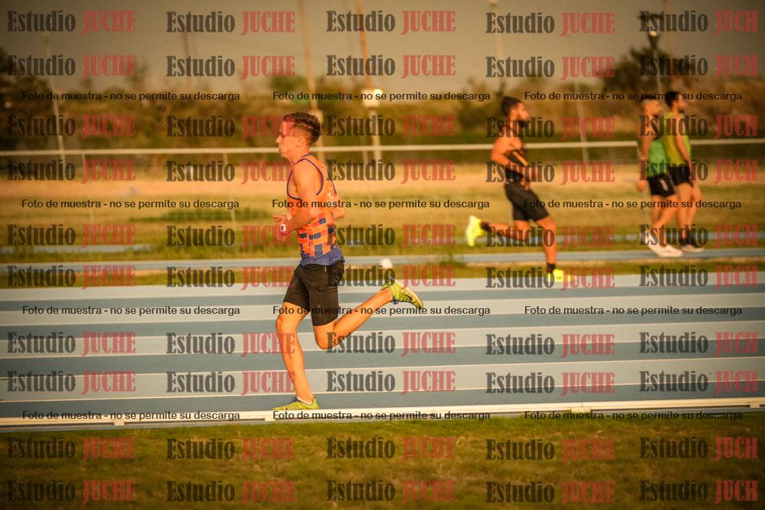 Fotos de los 3000 m llanos de varones