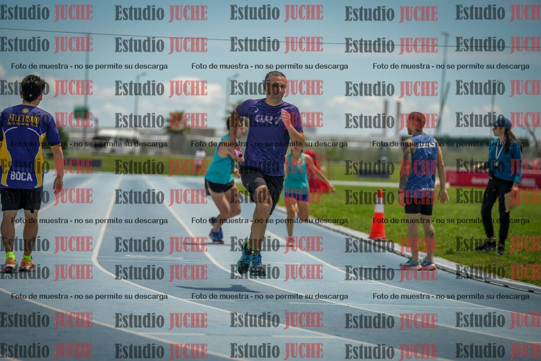 Fotos durante el transcurso de los relevos 20' para running teams - serie 2