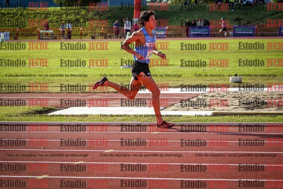 Fotos de los 3000 m con obstáculos de varones