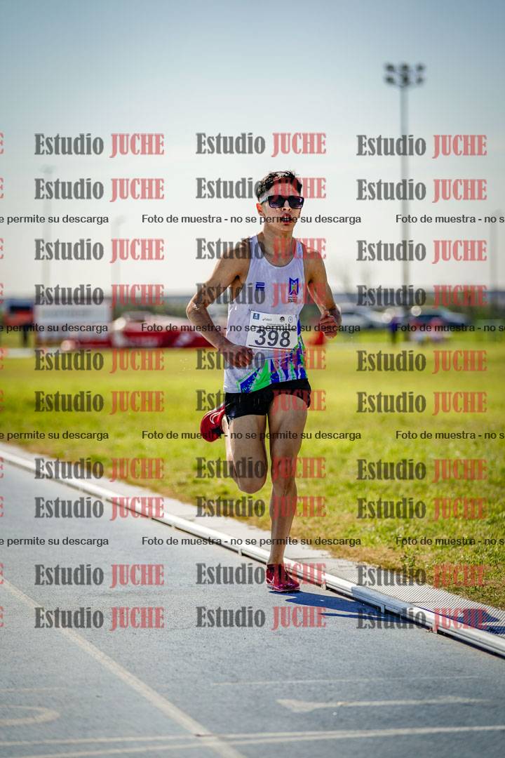 Fotos de los 2000 m con obstáculos de varones