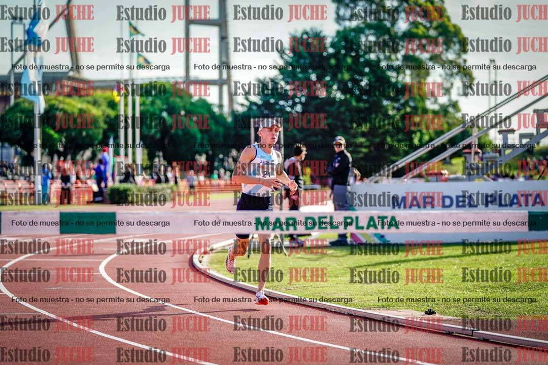Fotos de los 3000 m con obstáculos de varones