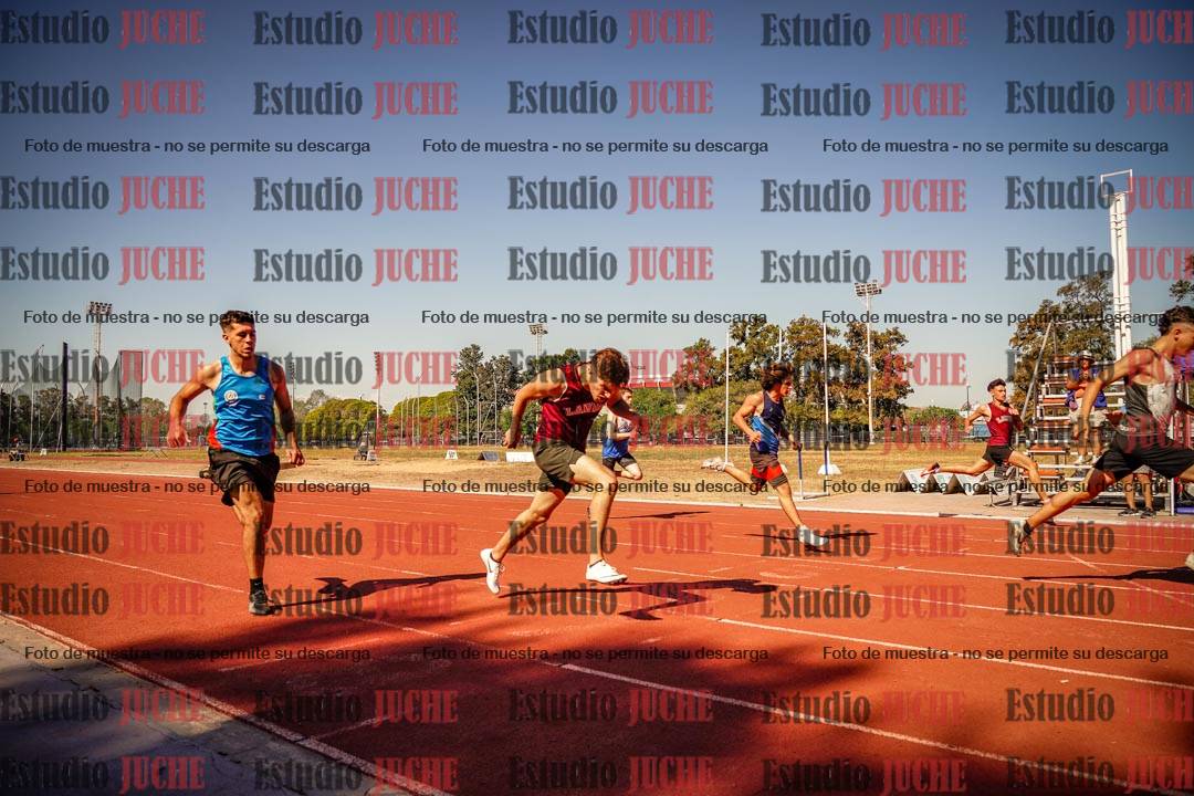 Fotos de los 200 m llanos de varones