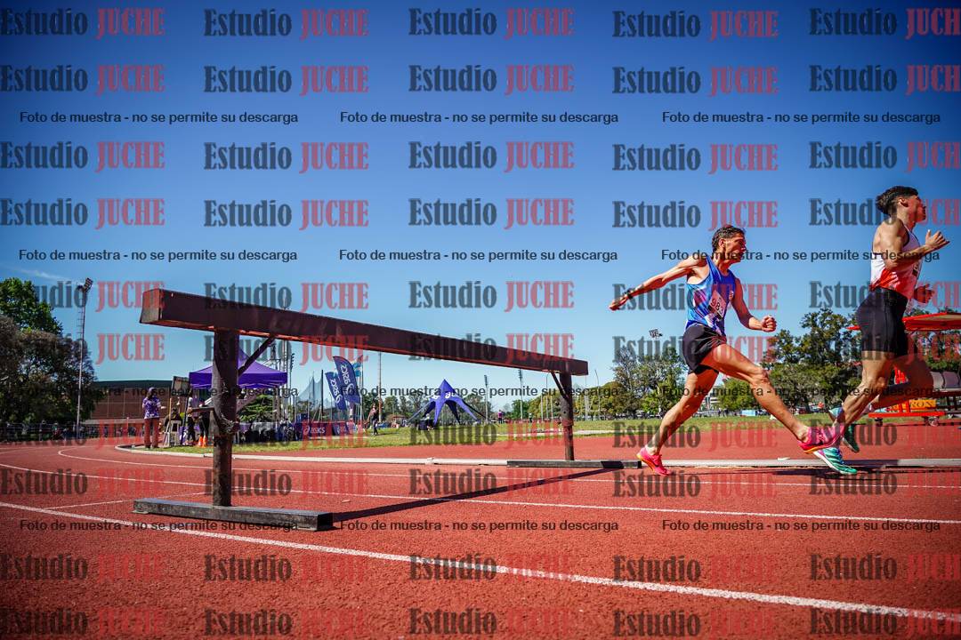 Fotos de los 3000 m con obstáculos de varones