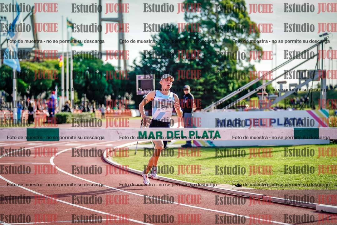 Fotos de los 3000 m con obstáculos de varones
