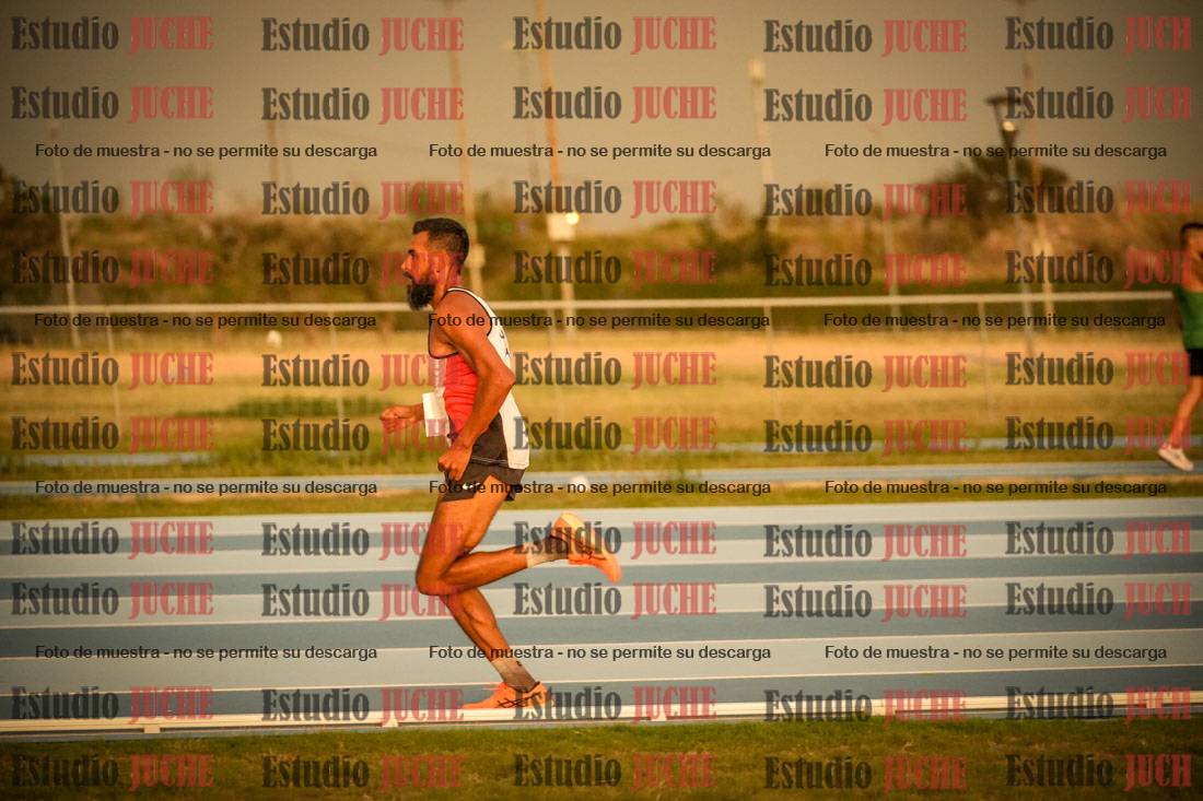 Fotos de los 3000 m llanos de varones