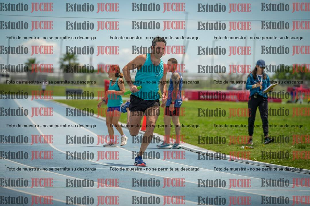 Fotos durante el transcurso de los relevos 20' para running teams - serie 2