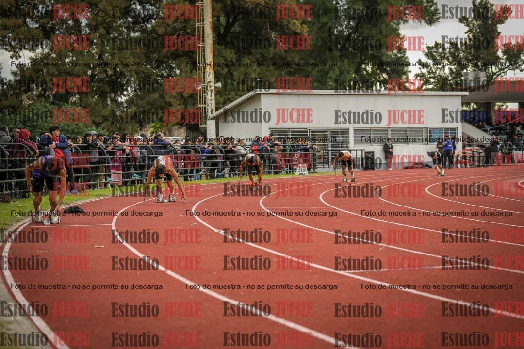Fotos de los 400 m llanos de varones