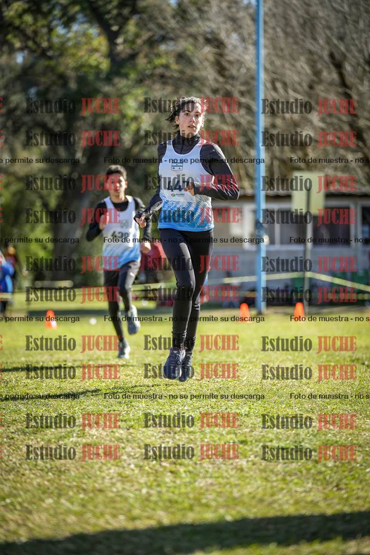 Fotos de la llegada del cross de 2000 m