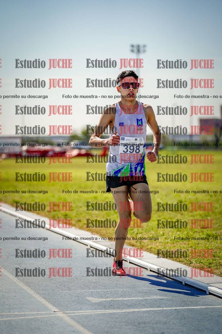 Fotos de los 2000 m con obstáculos de varones