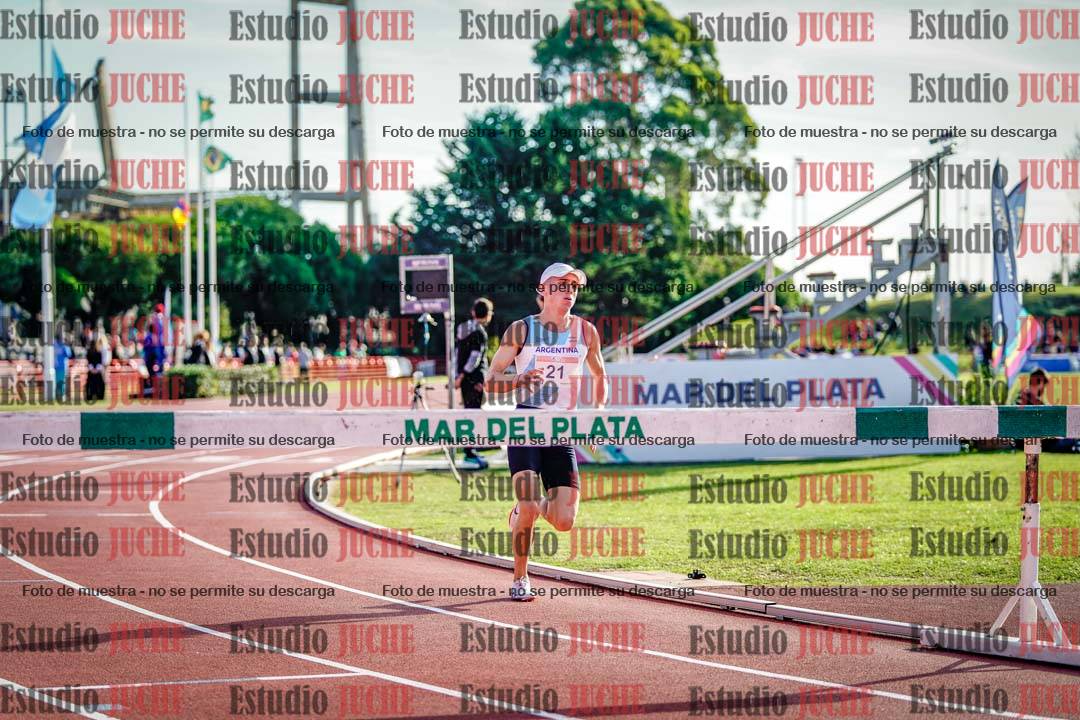 Fotos de los 3000 m con obstáculos de varones