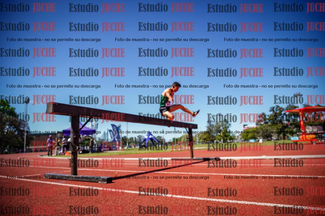 Fotos de los 3000 m con obstáculos de varones