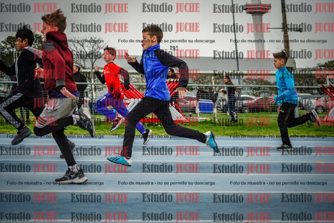 Fotos de los 50 m llanos de varones - U12