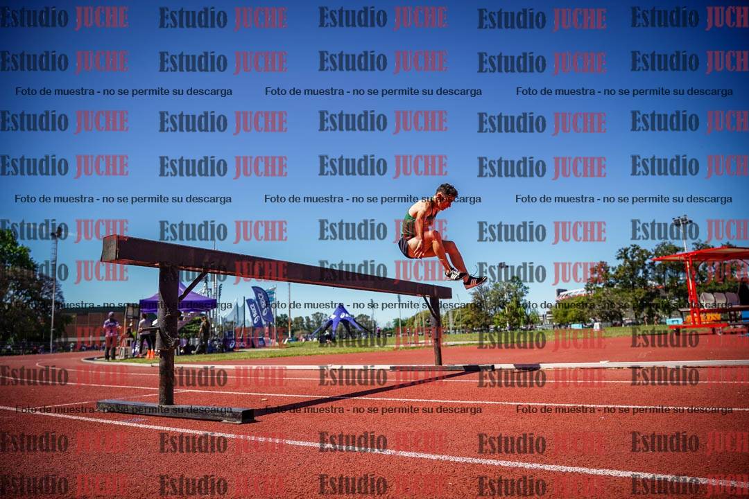 Fotos de los 3000 m con obstáculos de varones