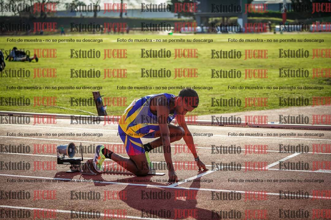 Fotos de los 400 m con vallas de varones