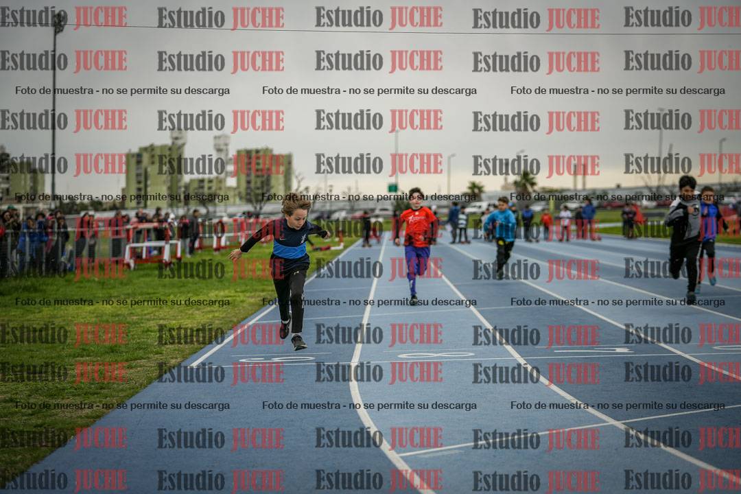 Fotos de los 50 m llanos de varones - U12
