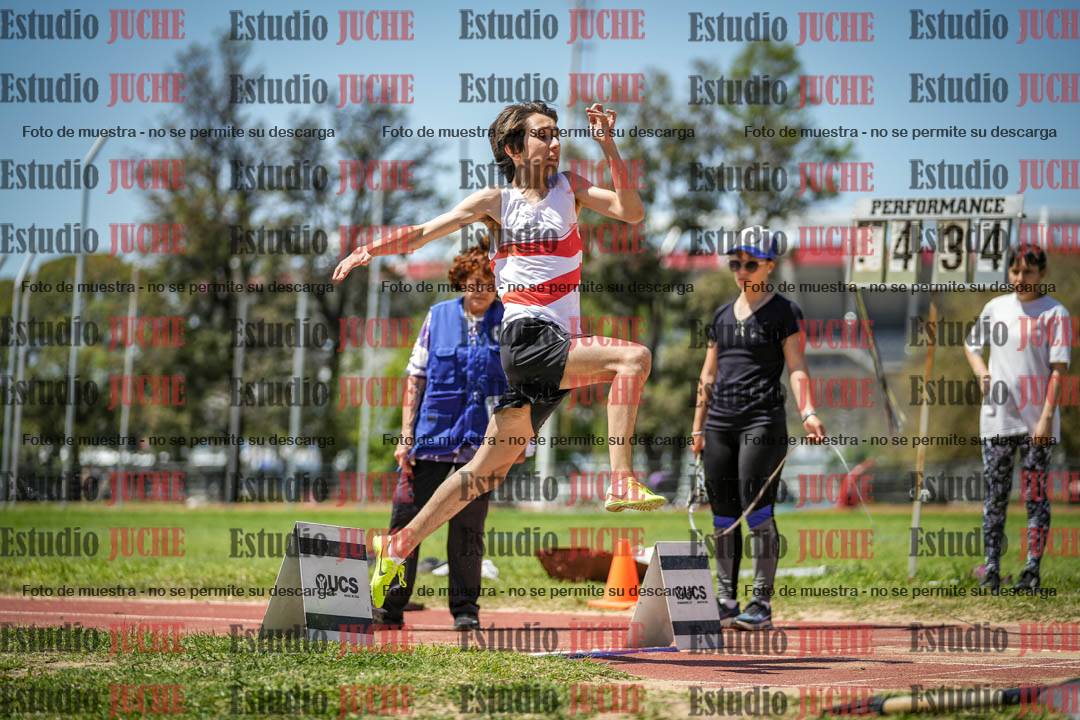Fotos del salto en largo de varones - (incluye octatlón)