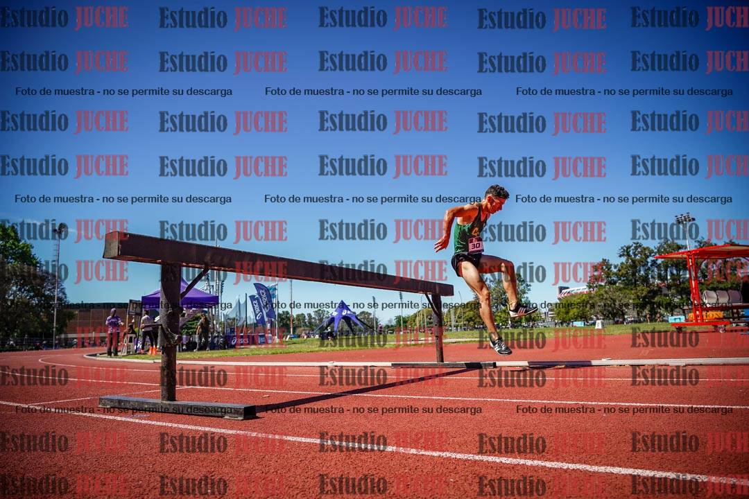 Fotos de los 3000 m con obstáculos de varones