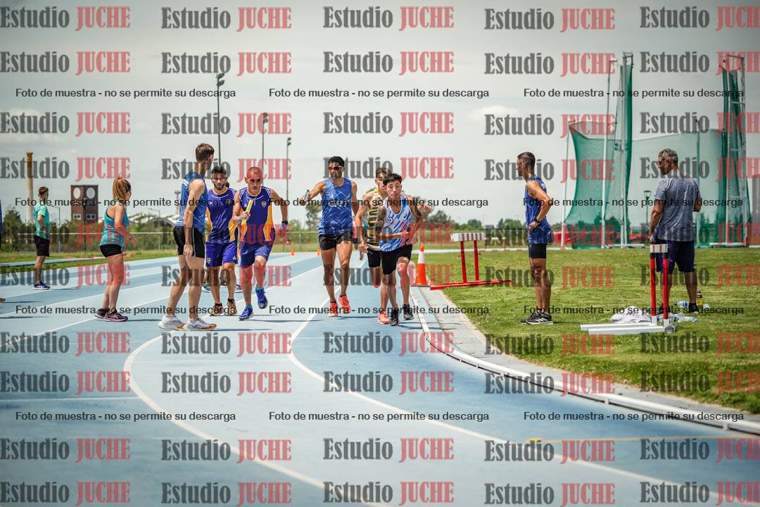 Fotos durante el transcurso de los relevos 20' para running teams - serie 2