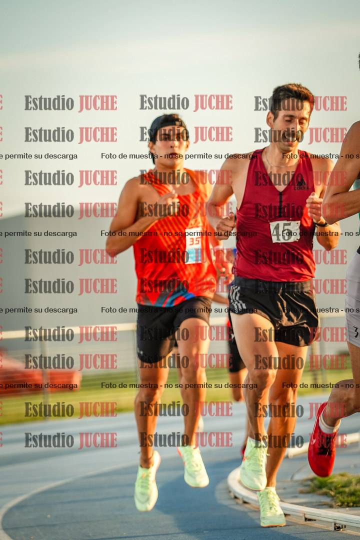 Fotos de los 3000 m llanos de varones