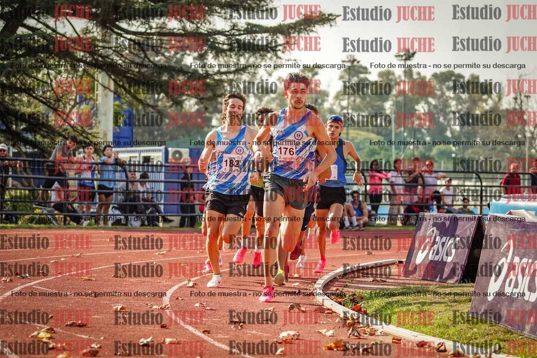 Fotos de los 800 m llanos de varones