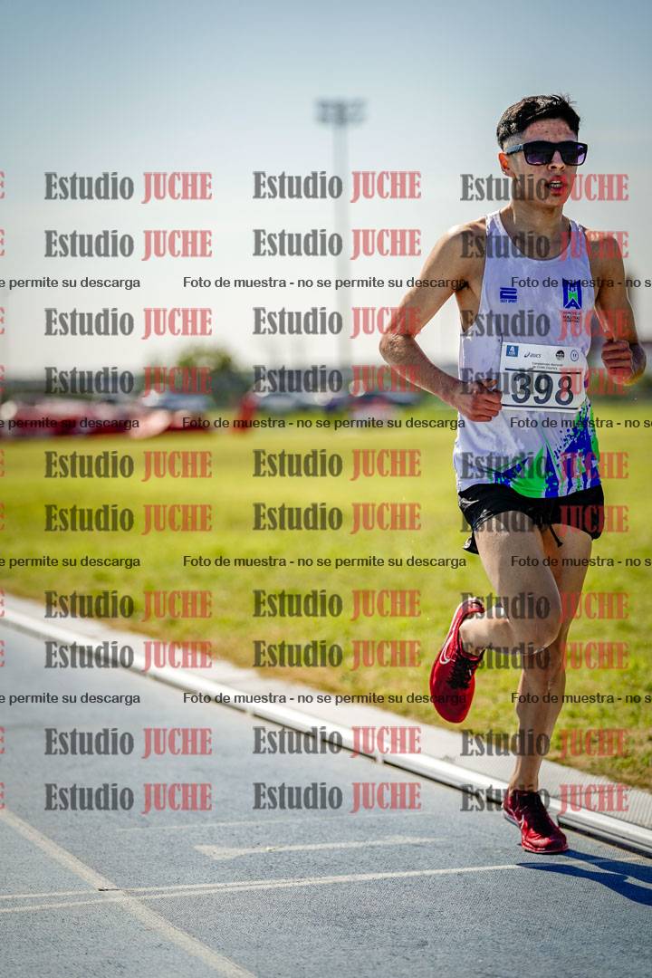 Fotos de los 2000 m con obstáculos de varones