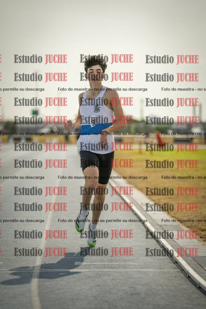 Fotos de los 800 m llanos de varones