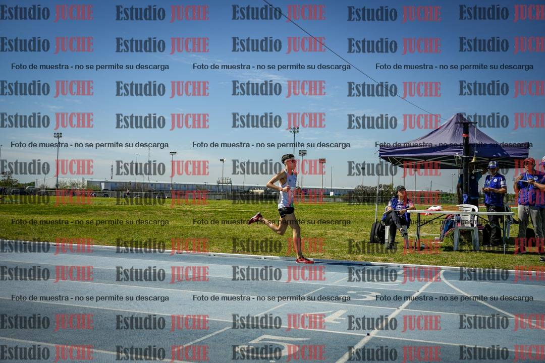 Fotos de los 2000 m con obstáculos de varones
