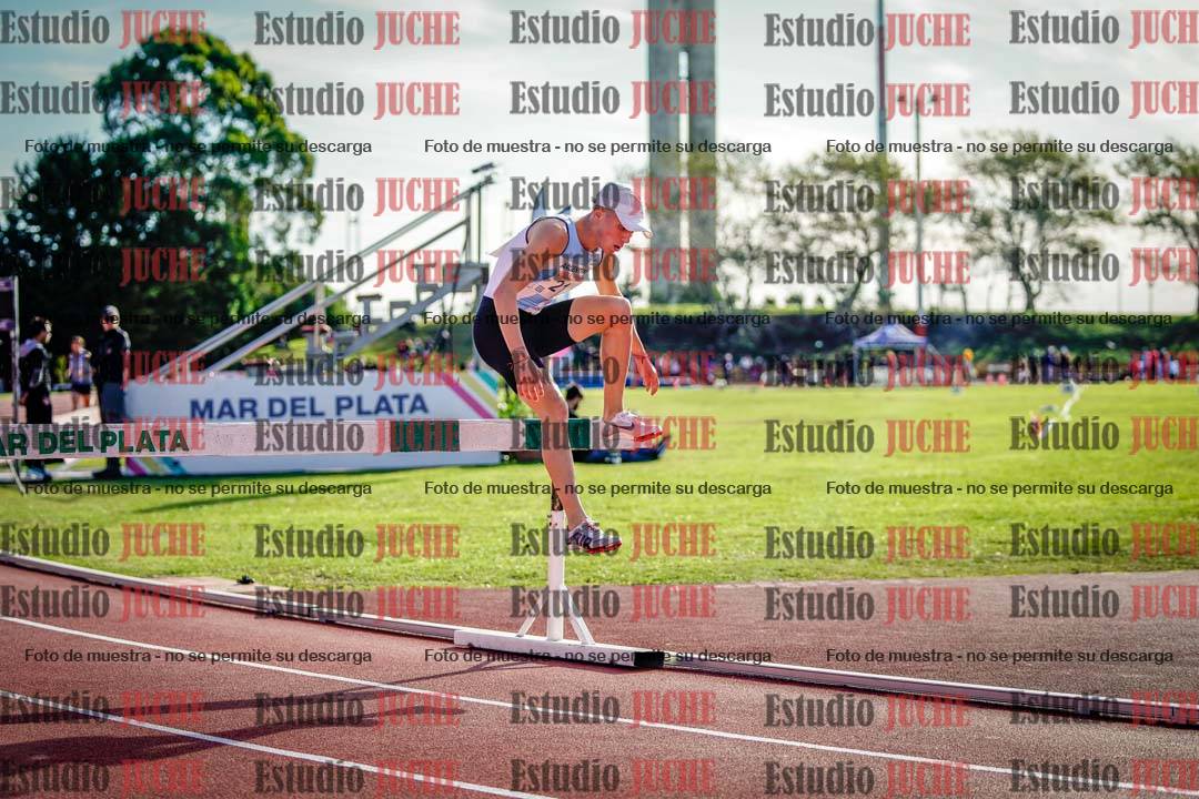 Fotos de los 3000 m con obstáculos de varones