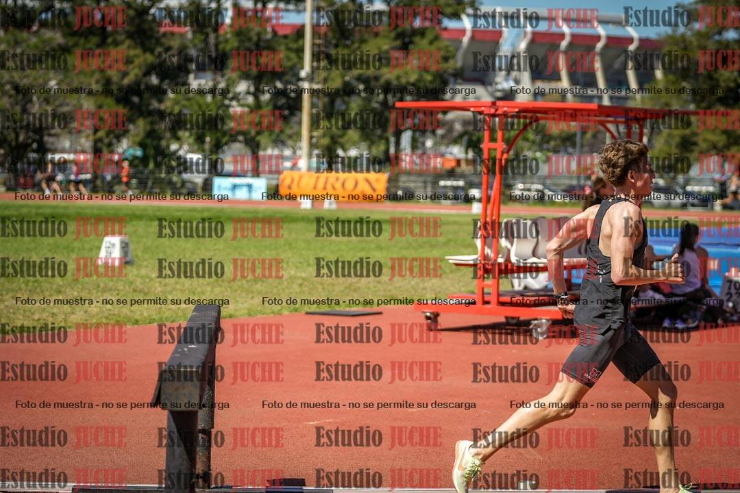 Fotos de los 3000 m con obstáculos de varones