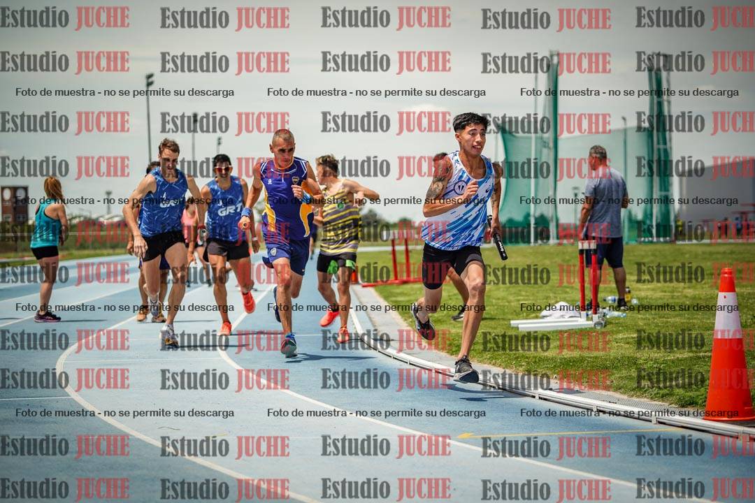 Fotos durante el transcurso de los relevos 20' para running teams - serie 2